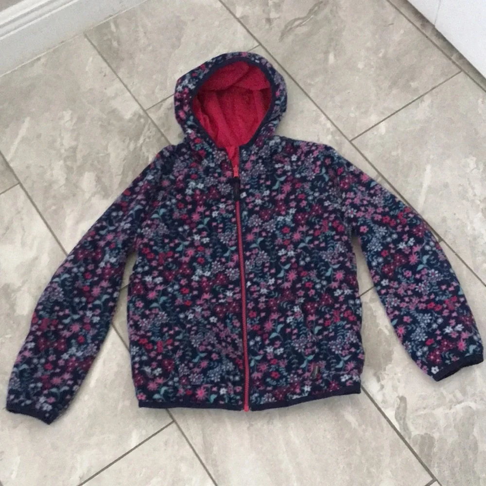 Eddie Bauer Girls' Lightweight Reversible Hooded Fleece Jacket | M 10-12
